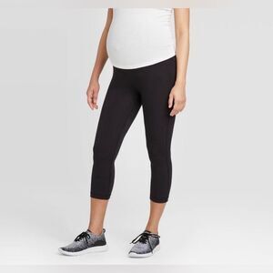 Isabel maternity women’s cross over panel active capri pant large NWT BLACK